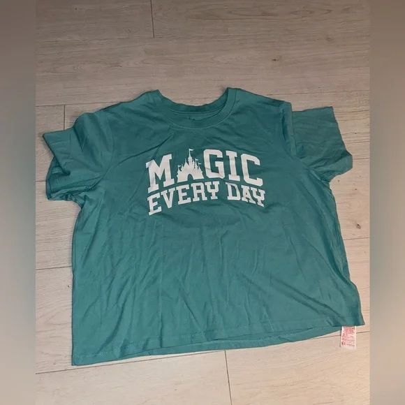 Disney parks Magic Every Day tshirt - Picture 1 of 4